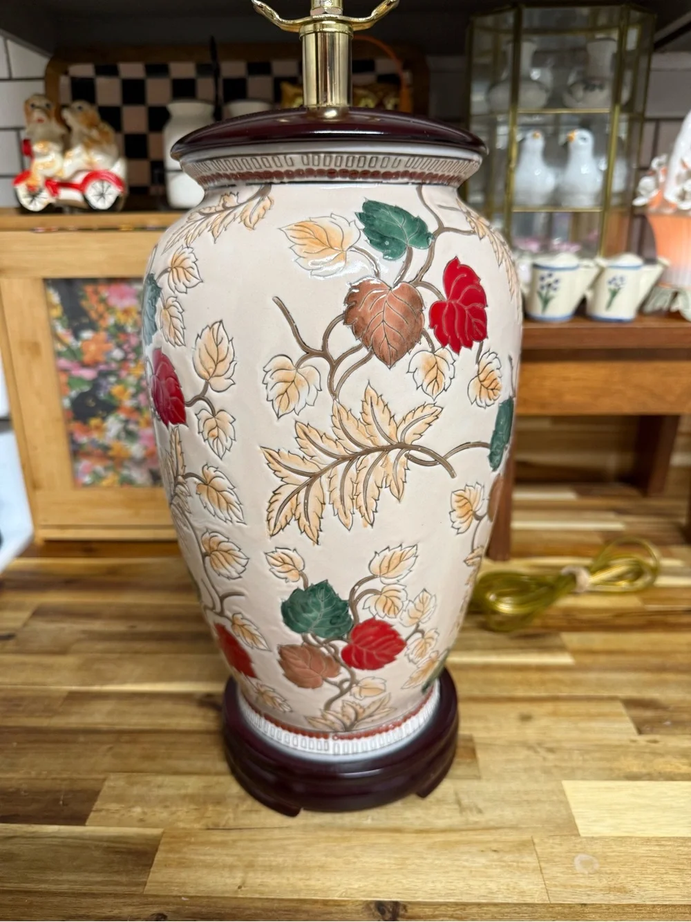 Source Unknown stylish ceramic